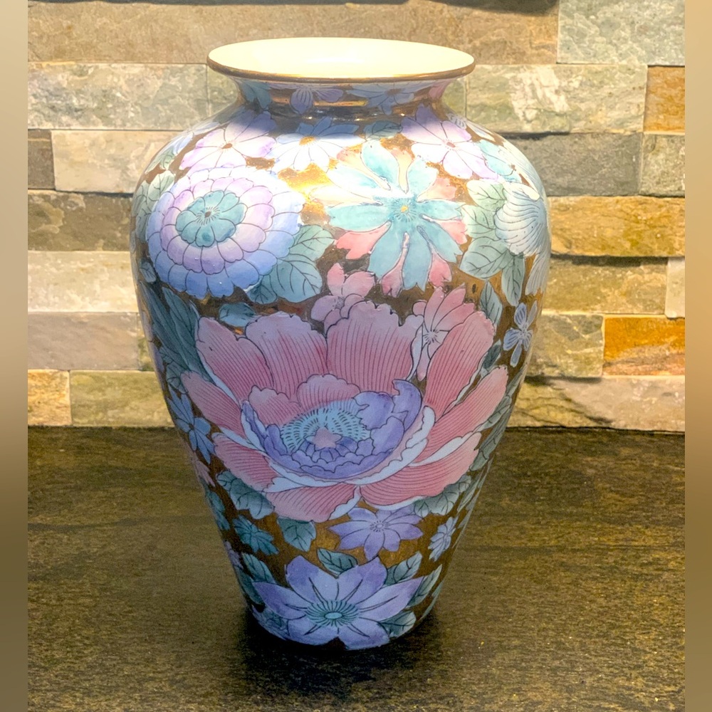 TOYO |  Vintage Peony Flower Vase Gold Accents